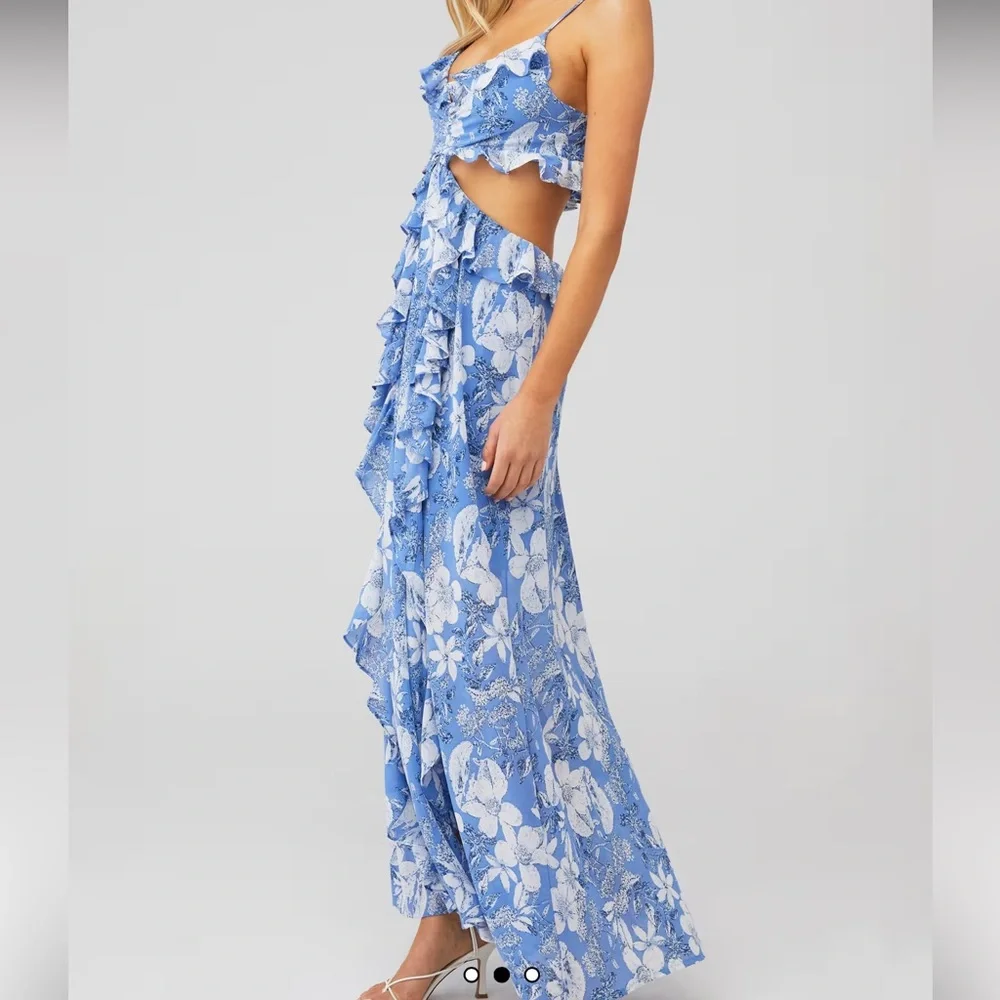 ASTR the Label Palace Dress in Blue & White Floral size M - Picture 2 of 9